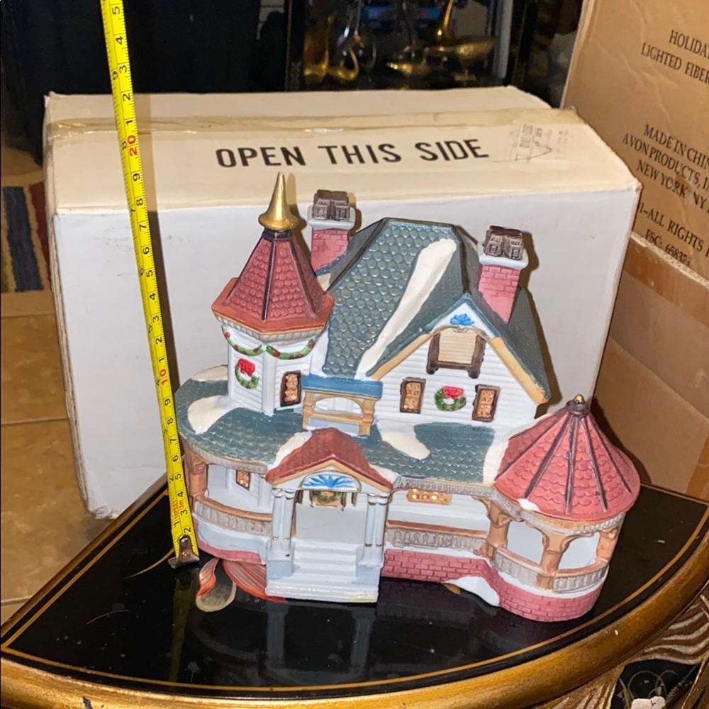 BX49 Vintage Lemax Holiday Village House with Red and Green Accents - Picture 10 of 10